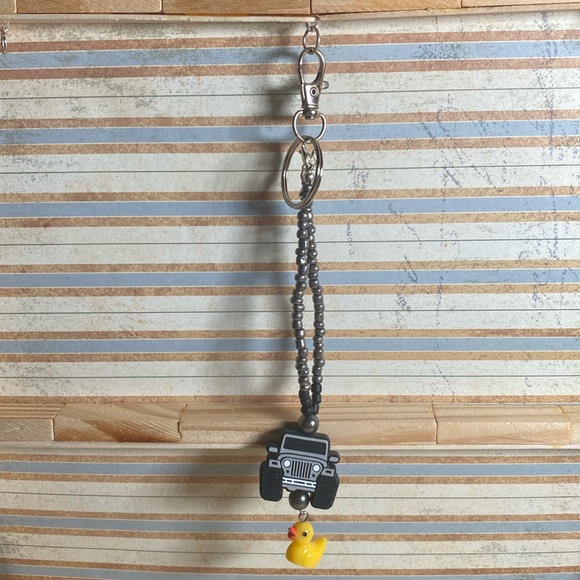 Silicone 4x4 Jeep Duck Rearview Mirror Charm-Keychain-Bag Charm- Bracelet - Picture 4 of 6